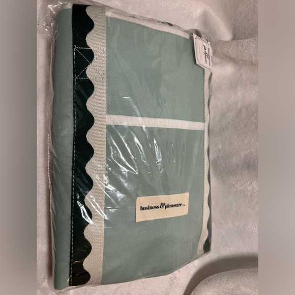 NWT- Business‎ & Pleasure- THE HOLIDAY COOLER TOTE BAG - RIVIE GREEN - Picture 9 of 11